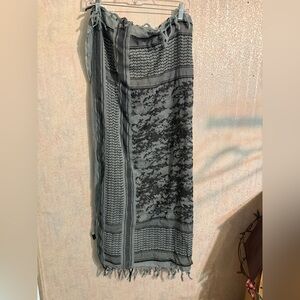 Free Soldier Tactical Shamagh Men’s Scarf Head Wrap Black And White 43”x43”